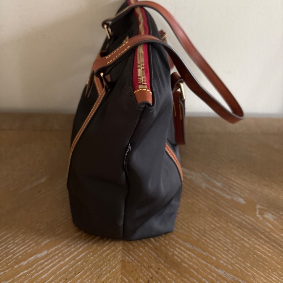 Dooney & Bourke Wayfarer Black Nylon/ Leather Top Zip Tote Handbag - Picture 2 of 6